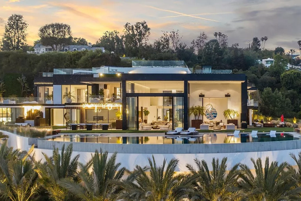 Cách đầu tư bất động sản của người trúng độc đắc lớn nhất Mỹ