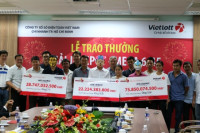 3 người trúng số độc đắc nhận thưởng 127 tỷ đồng cùng lúc