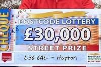 Hai vợ chồng cùng trúng xổ số