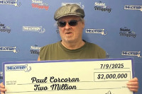 Người đàn ông hai lần trúng số triệu USD trong một ngày