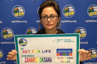 Người phụ nữ Mỹ trúng số 5 triệu USD nhờ mua sai vé